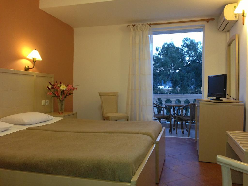 Three Stars Beach Hotel Moraḯtika Phòng bức ảnh