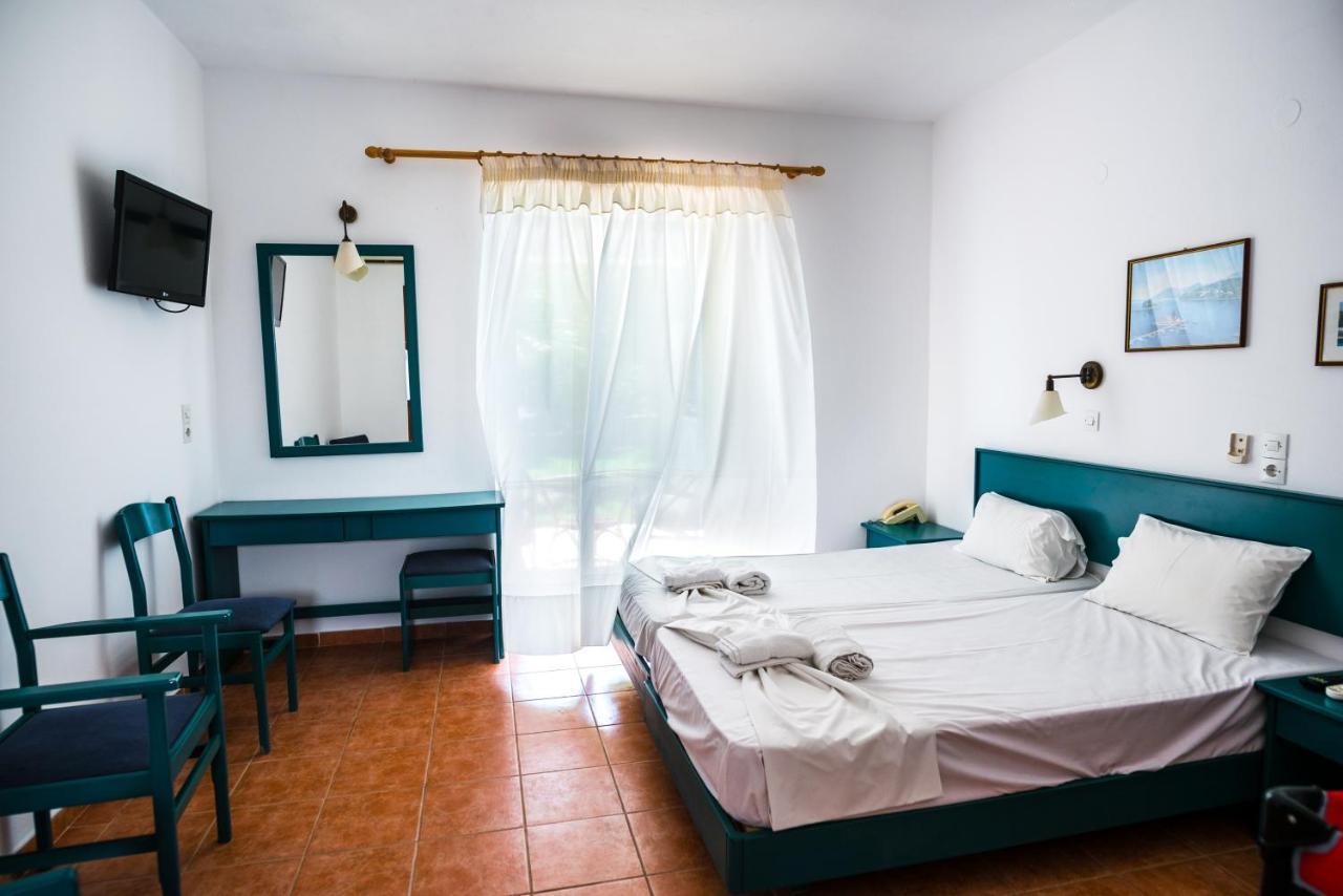 Three Stars Beach Hotel Moraḯtika Ngoại thất bức ảnh